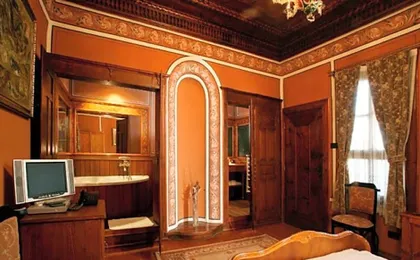 Old Legends Hotel