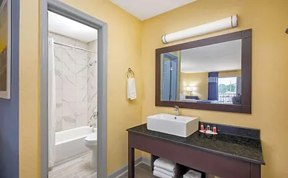 Days Inn by Wyndham Muscle Shoals Florence