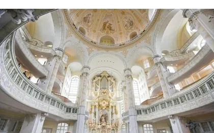 Dresden walking tour with New Green Vault and Semper Opera visit