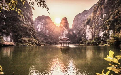 Ninh Binh day tour with Hoa Lu, Trang An and Hang Mua from Hanoi