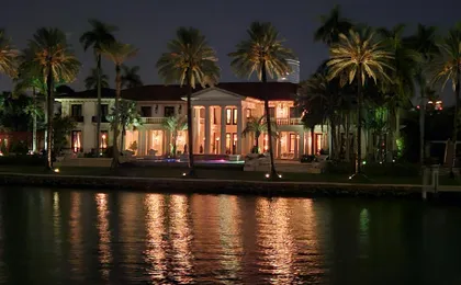 Miami evening cruise of Biscayne Bay and millionaires' homes