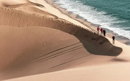 Sandwich Harbour & Seal Colony Full Day 4x4 Tour