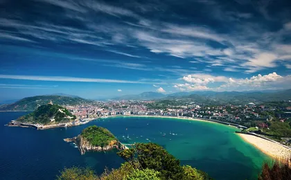 Biarritz, Saint Jean de Luz and San Sebastian day trip from Bilbao