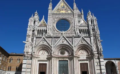 Opa Si Pass: access to Siena Cathedral complex