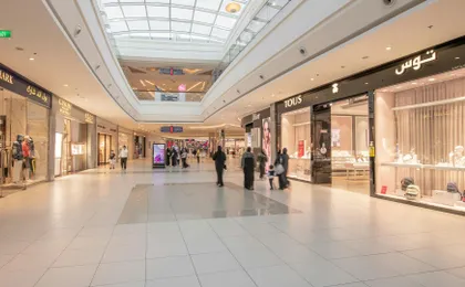 Scenic drive and shopping tour in South Jeddah
