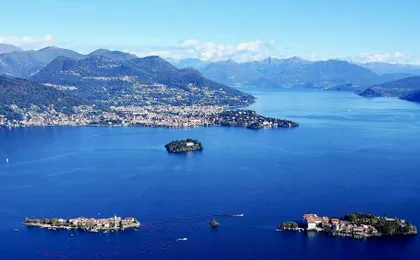 Three Borromean Islands hop-on hop-off boat tour from Stresa