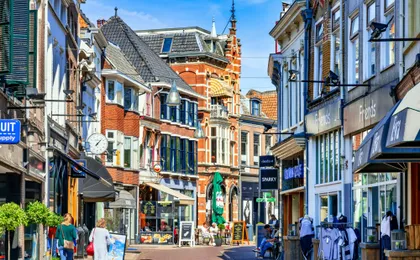 Zwolle audio walking tour with historic landmarks and hidden crown