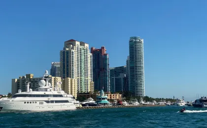 Miami sightseeing cruise of South Beach, Biscayne Bay, & Venetian Islands