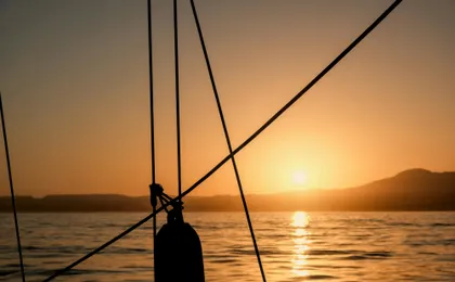 Sunset boat tour with complimentary drink in Fuengirola