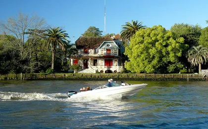 Delta premium tour: five rivers and visit to Puerto de Frutos