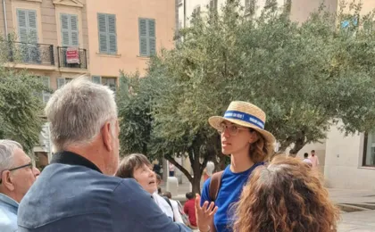 Toulon food walking tour with local flavours and culinary history