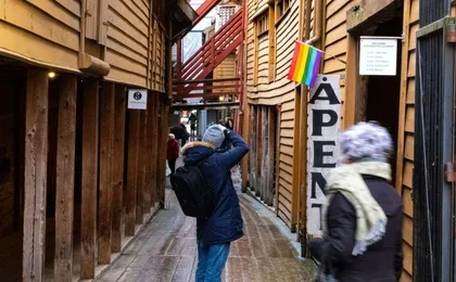 Walking tour in Bergen of the Past and Present