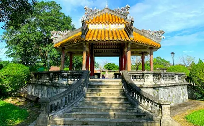 Hue Heritages tour and boat ride on the Perfume River with lunch