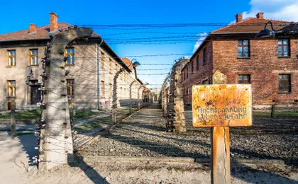 Auschwitz-Birkenau Memorial full-day guided tour from Kraków