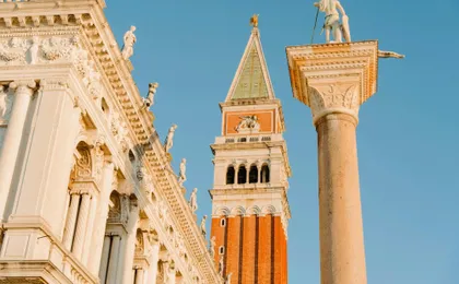 St. Mark's Basilica and Doge's Palace Guided Tour with Gondola Ride