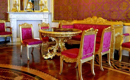 St. Petersburg: Yusupov Palace In-App Audio Tour with Ticket