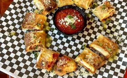 Pittsburgh downtown food tour with 6 tastings
