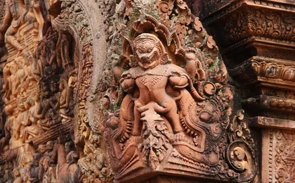Beng Mealea and Banteay Srei temple private full-day tour