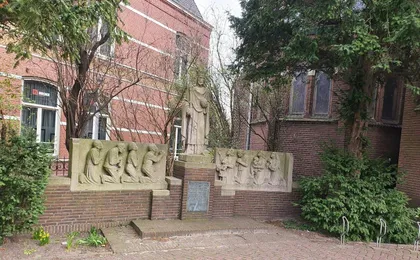 Self-guided audio tour of Zaandam's history, art and architecture