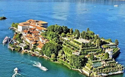 Three Borromean Islands hop-on hop-off boat tour from Stresa