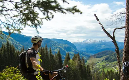 Guided mountain bike tour through the Voss hills