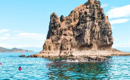 Visit Tortuga Island with Lunch from San José