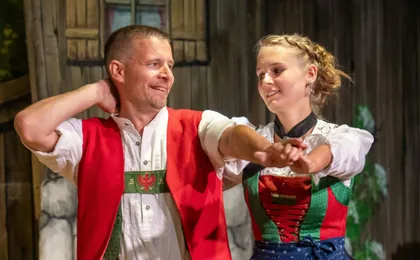 Gundolf Family Tyrolean folk show in Innsbruck with dinner option