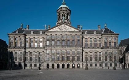 Canals of Amsterdam exploration game and tour