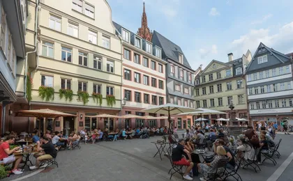 Frankfurt highlights and New Old Town walking tour