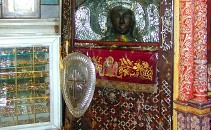 Full-day tour of Lesbos with monastery visit and lunch included