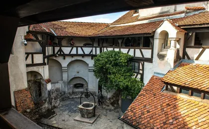 Day excursion to Dracula and Peles castles from Bucharest