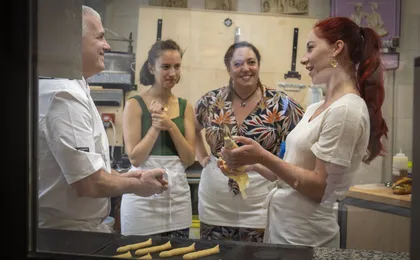 Nat Geo Day Tour: Baguette and Éclair Initiation with a French Master Baker