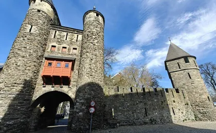 Maastricht self-guided audio tour app with 4.6km historic walk