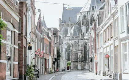 Self guided tour with interactive city game of Dordrecht