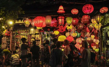 Hoi An mysterious night and lantern lights tour with dinner