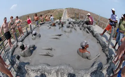 Totumo Volcano and lunch at a VIP hotel from Cartagena
