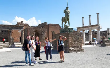 Pompeii and Mount Vesuvius select tour with local lunch