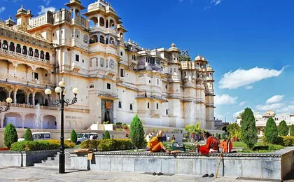 16-Day Delhi, Agra, Rajasthan, Ajanta, Ellora Caves & Mumbai Tour