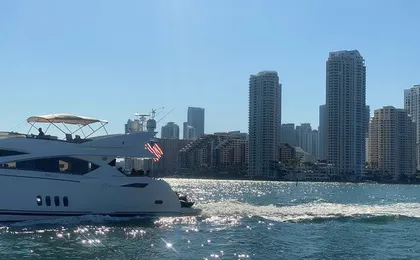 Miami 90-minute Millionaire's Row cruise with hop-on hop-off bus tour