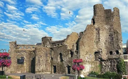 Discover Dylan Thomas’ Swansea on a self-guided audio tour
