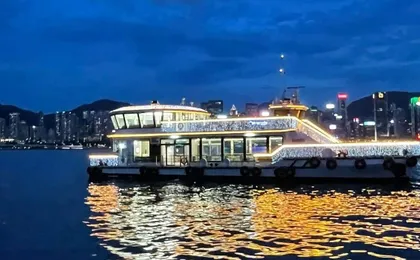 Hong Kong Tour with Peak Tram, harbour cruise and dim sum dinner