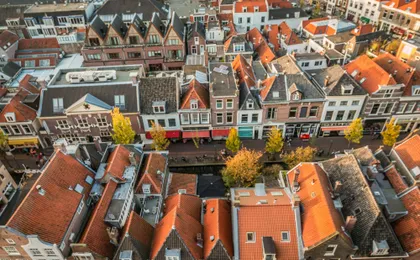 Delft self-guided audio tour app with historic centre walk