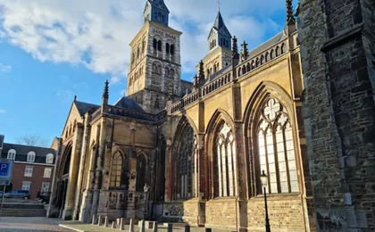 Maastricht self-guided audio tour app with 4.6km historic walk