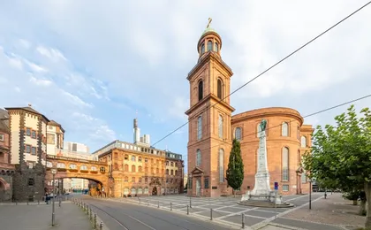 Frankfurt highlights and New Old Town walking tour