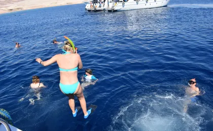 Half-day snorkeling boat trip in Sharm El Sheikh with lunch and drinks