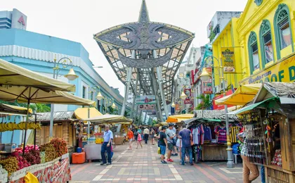 Petronas Twin Towers skip-the-line and top ten wonders private tour from Kuala Lumpur