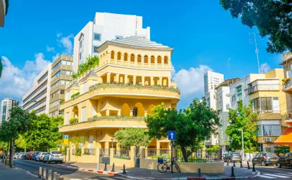 Saturday guided walking tour of Florentin