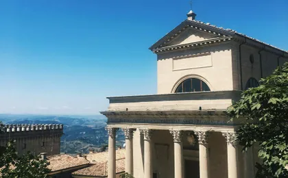 San Marino small group guided tour with 7 museums and towers pass