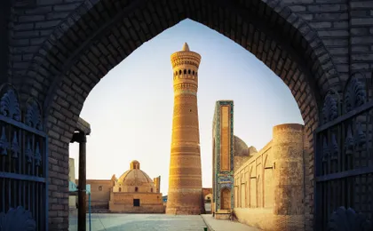 Online Sightseeing Tour in Bukhara: Lyabi-Hauz, Trade Domes & Poi Kalon Complex, Chinese Language