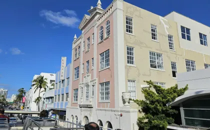 Double Decker sightseeing bus tour of Miami
